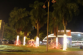 Mais quatro locais recebem decoração natalina em Cuiabá