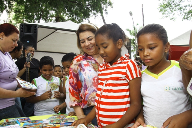 Dez anos da “Saber com Sabor” tem presença da primeira-dama de Cuiabá 