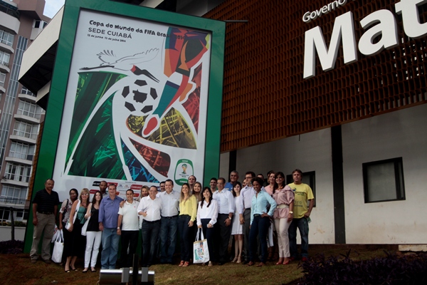 Prefeito participa do lançamento do pôster oficial da Copa de 2014