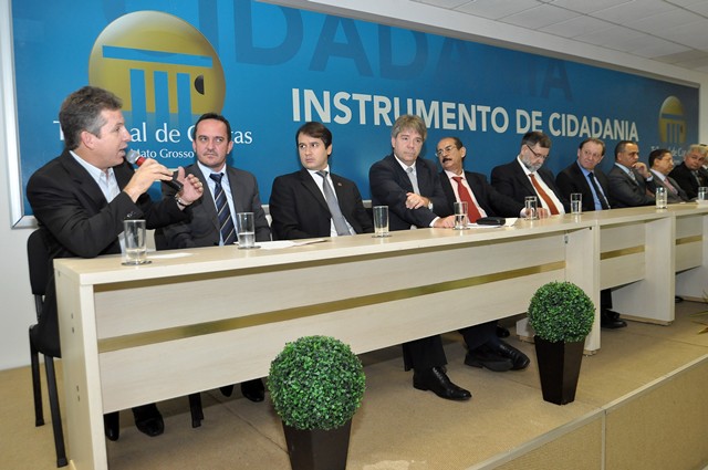 Mauro Mendes quer aplicar imediatamente Lei das Micro e Pequenas Empresas