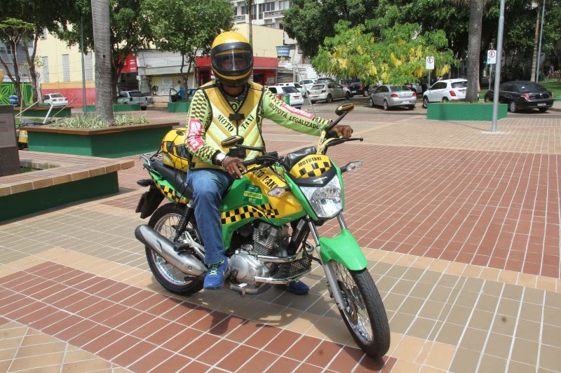 Prefeitura de Cuiabá  Prefeitura de Cuiabá inicia regularização de alvará  de mototaxistas para 2018