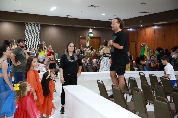 Prefeitura de Cuiabá  Simininas fazem bonito na passarela da 10ª Edição do  Moda Kids