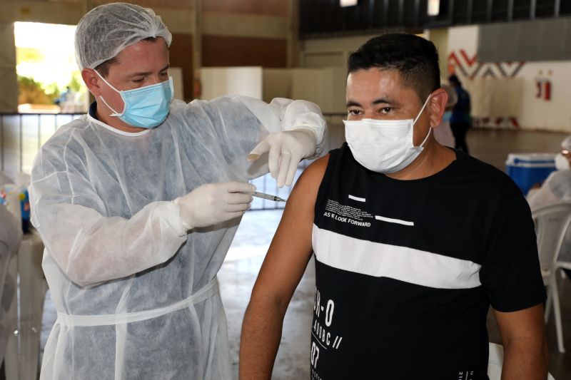 Prefeitura de Cuiabá | Vacinômetro: Cuiabá já imunizou mais de 4,6 mil trabalhadores da Saúde