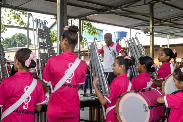 Prefeitura de Cuiabá  Fanfarra do programa Siminina participa do