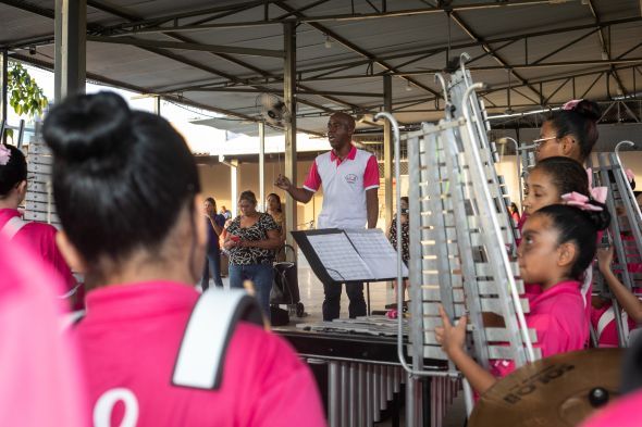 Prefeitura de Cuiabá  Fanfarra do programa Siminina participa do